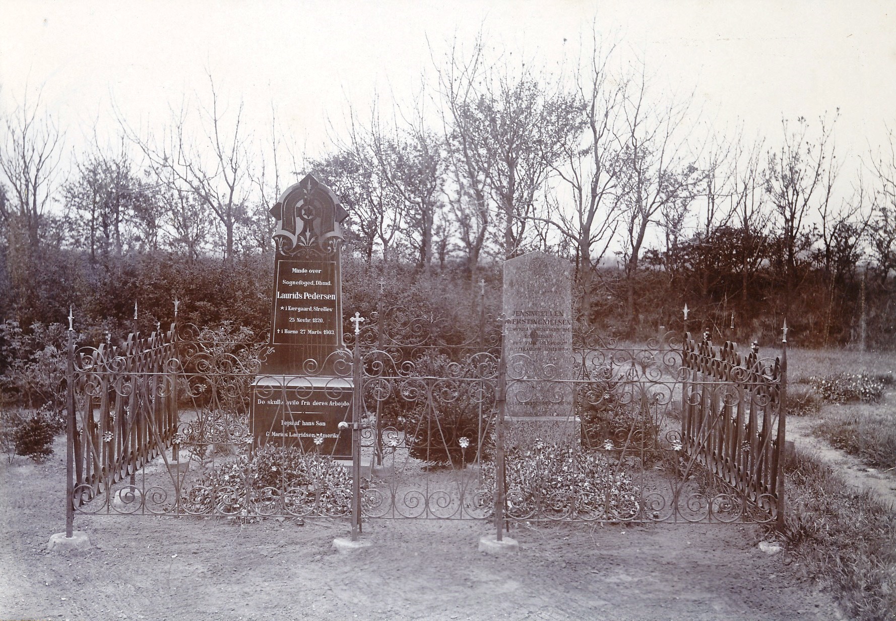 Laurids Kjærgårds gravplads på Kirkegården i Horne 1924