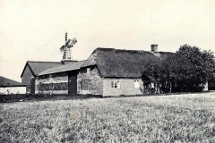 Boesgaard-i-Malle-1920-med-en-gaardmoelle.